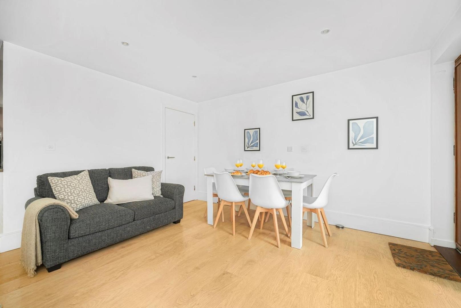 Bnbnook - Camden 2br With Terrace - King's Cross Londra